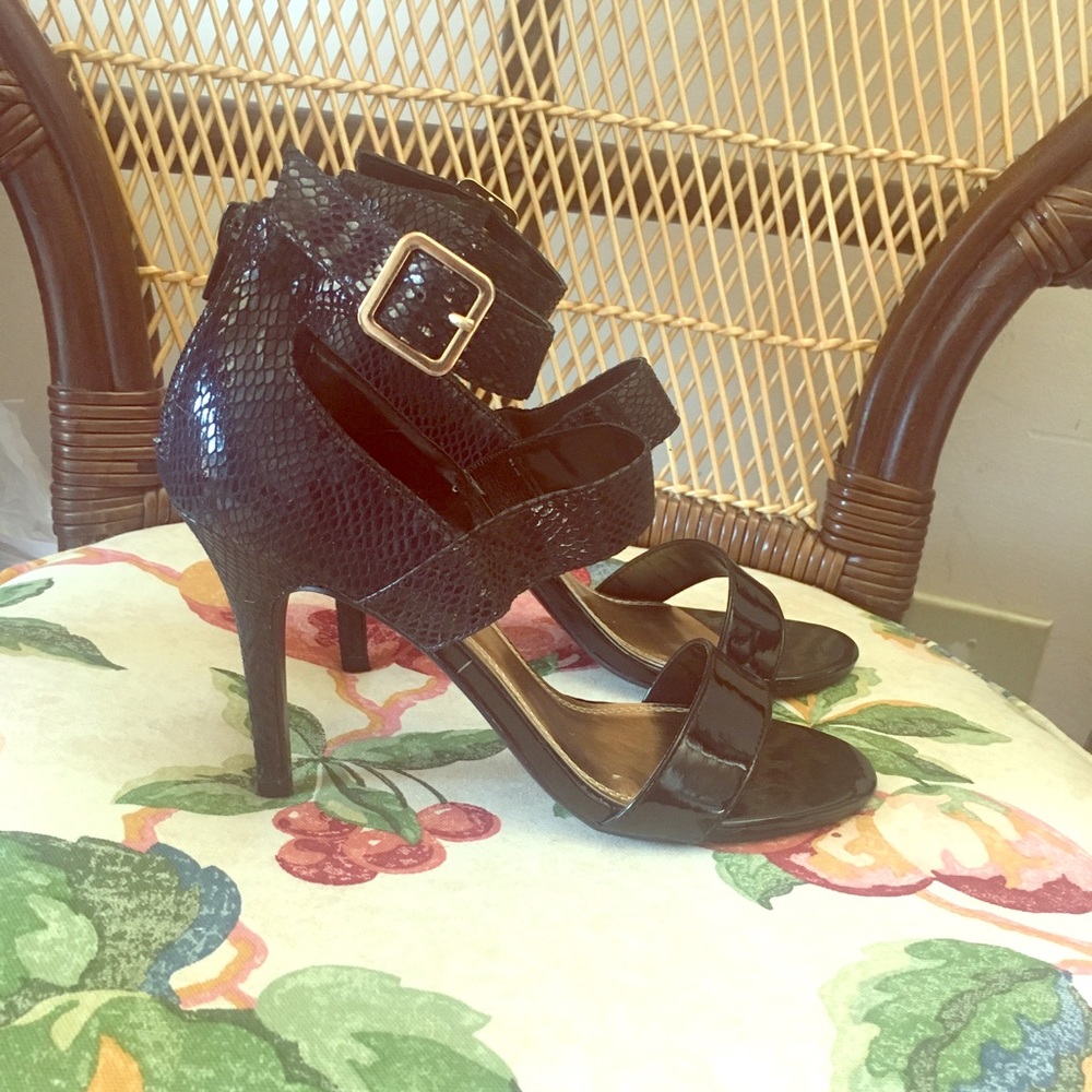 Like New Strappy Black Heels